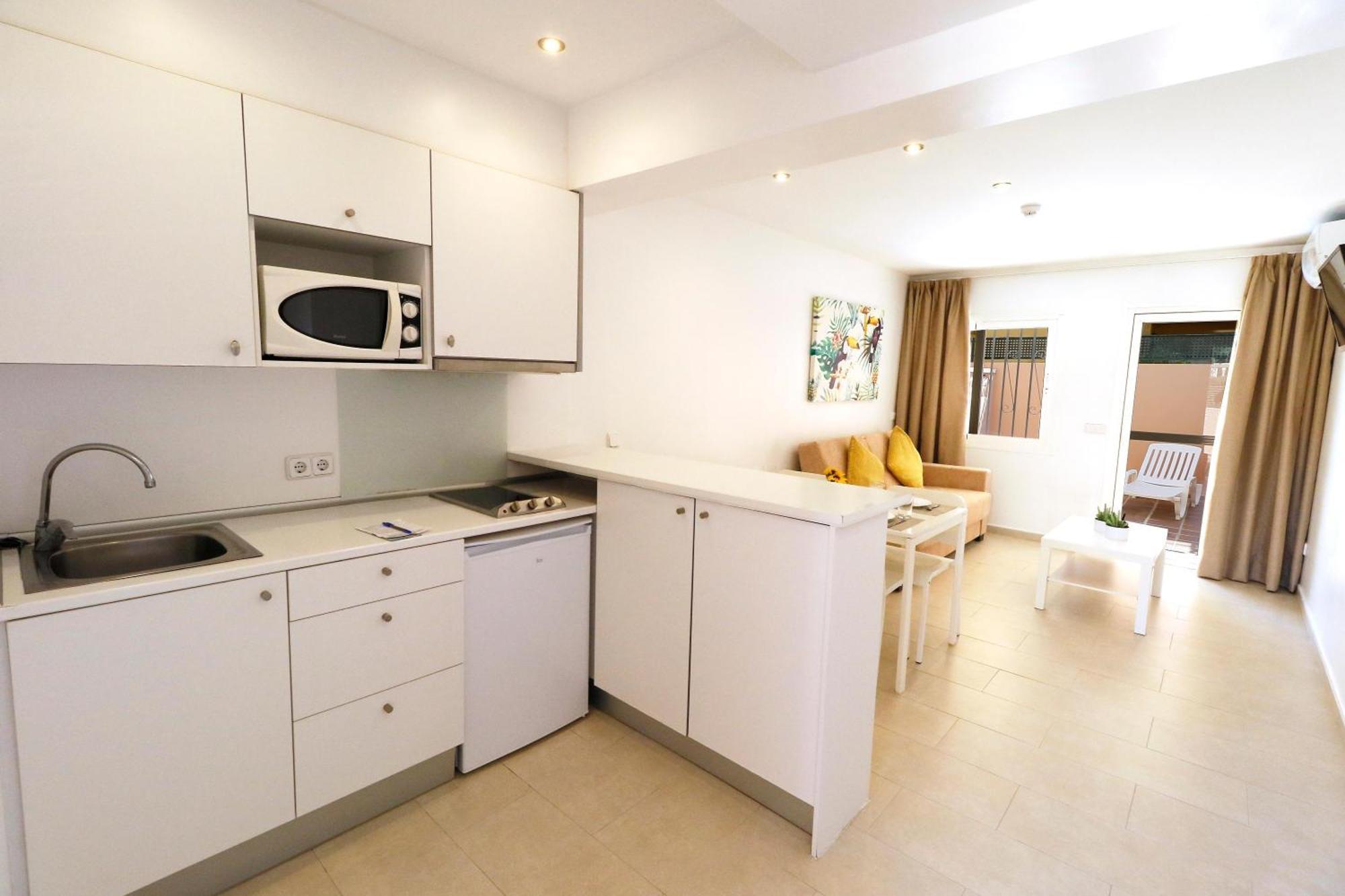 Naika Studios & Apartments Palmanova Extérieur photo
