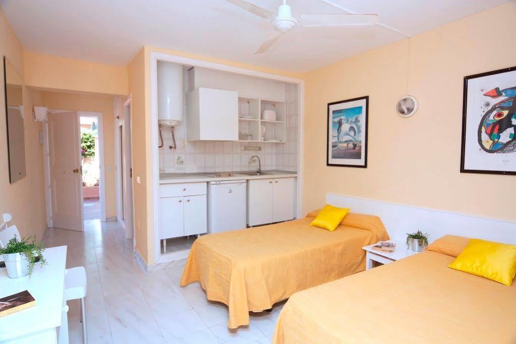 Naika Studios & Apartments Palmanova Extérieur photo