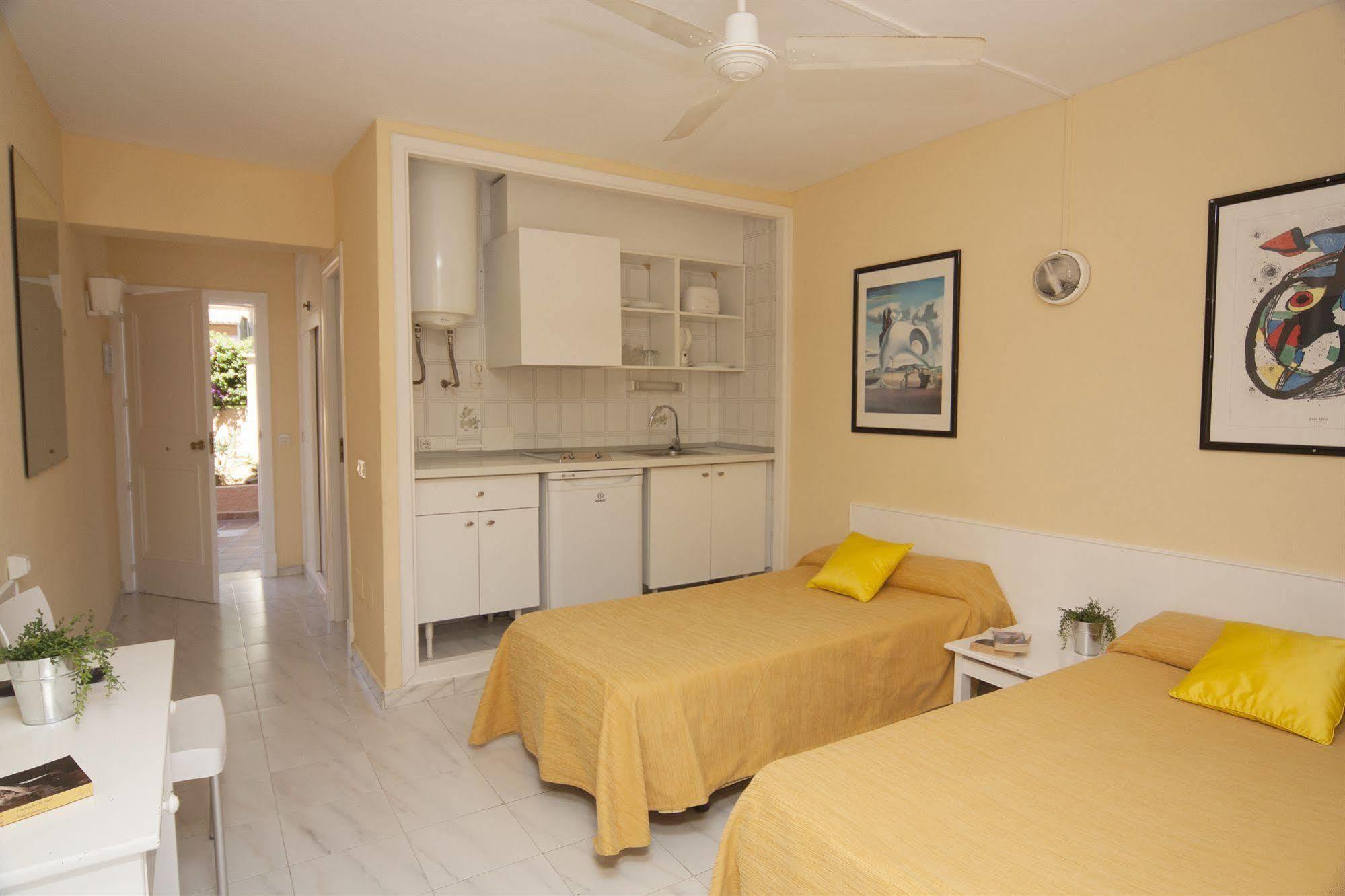 Naika Studios & Apartments Palmanova Extérieur photo