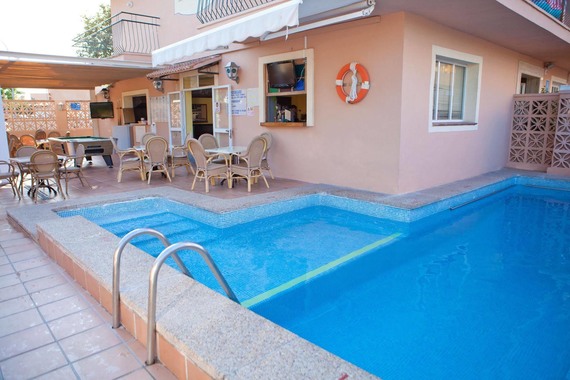 Naika Studios & Apartments Palmanova Extérieur photo